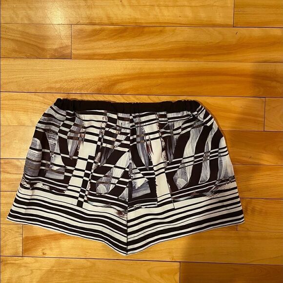 Clover Canyon Shorts Size Xs! Super comfortable & in perfect condition!! - Picture 2 of 3
